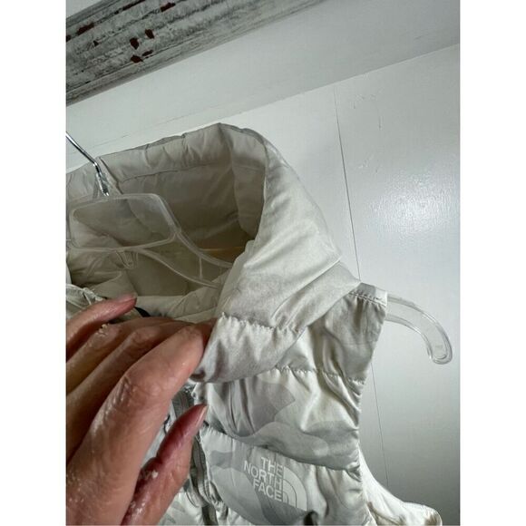 The North Face White Camo 550 Down Vest Size S - Picture 5 of 10